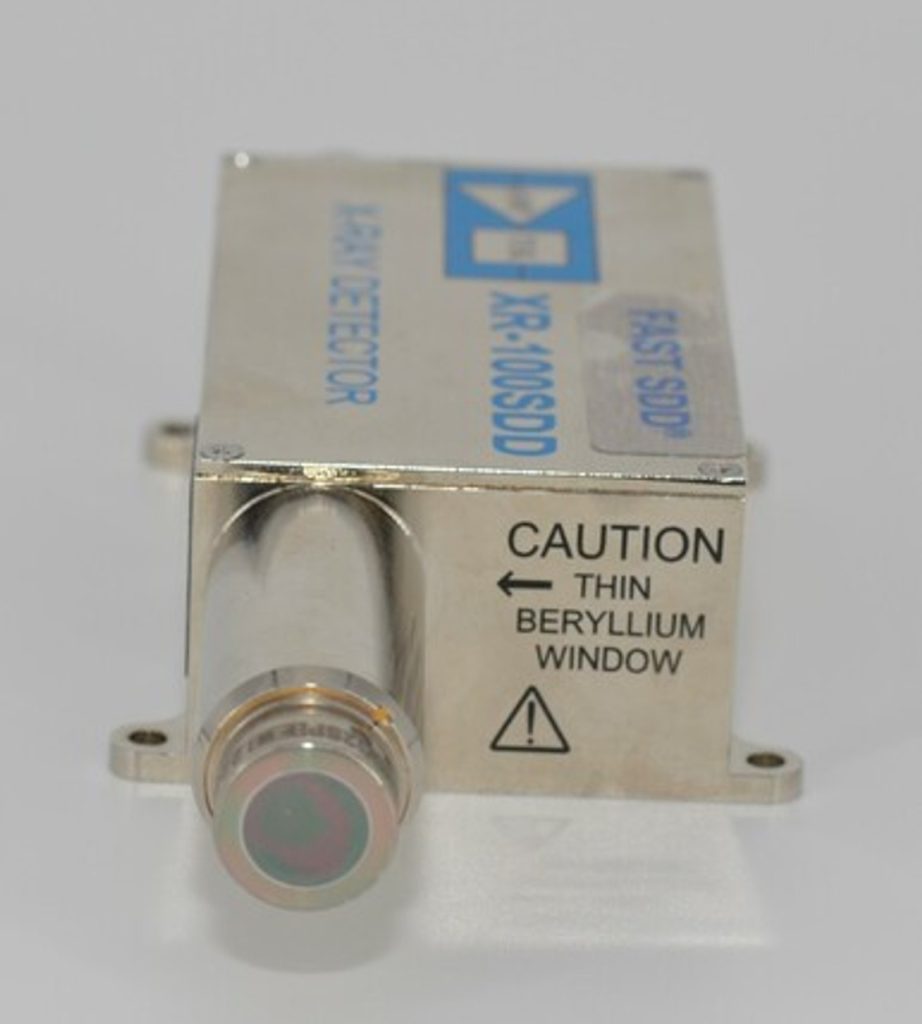 XR-100 FAST SDD® with low energy C Window - Model XR100-1,5 inch extender